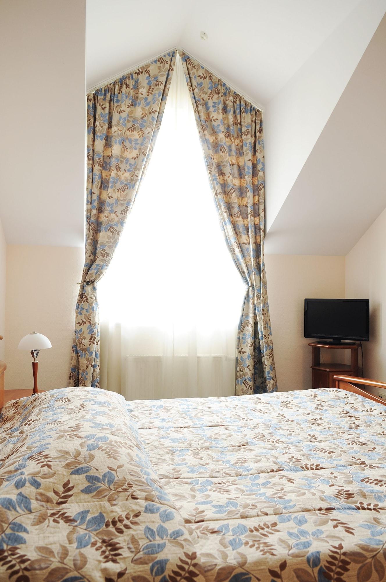Amicus Hotel