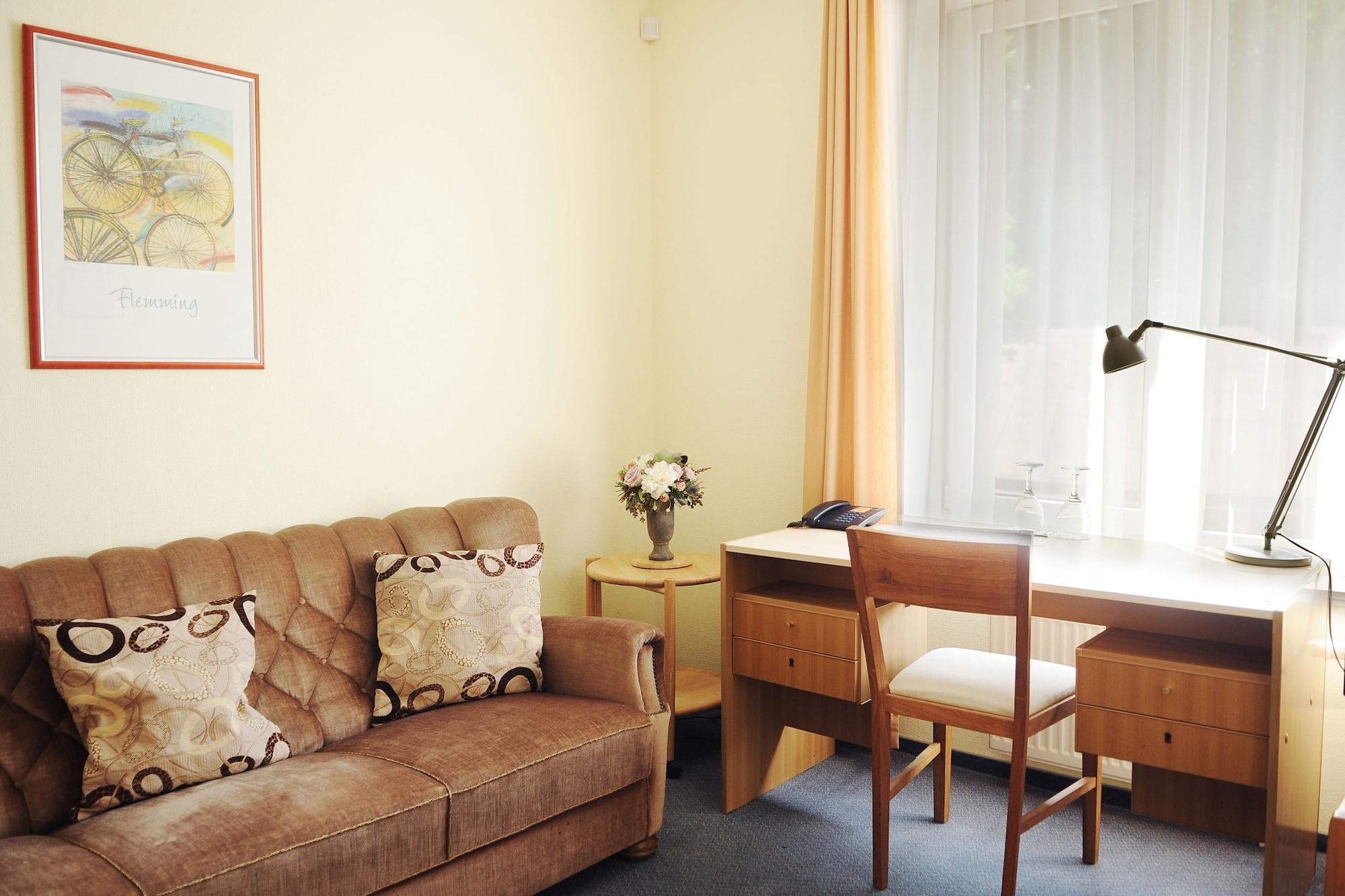 Amicus Hotel